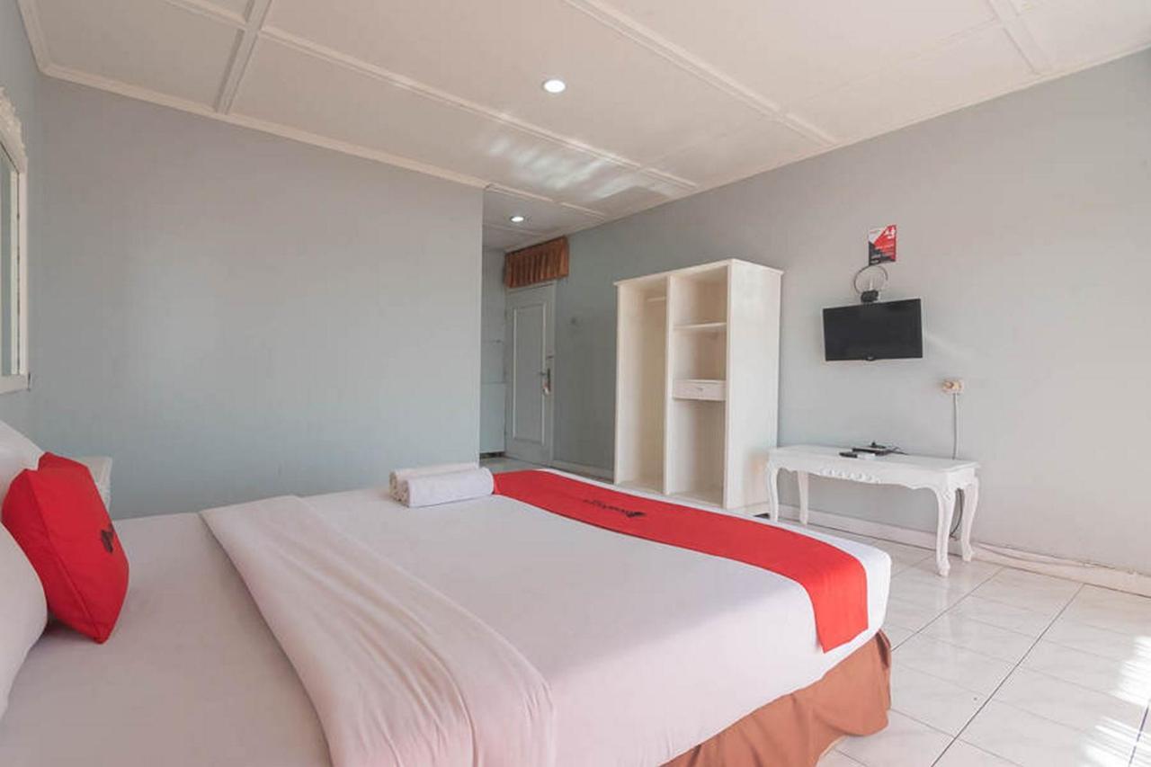 Reddoorz At Jalan Raya Lembang Hotell Padasul Exteriör bild
