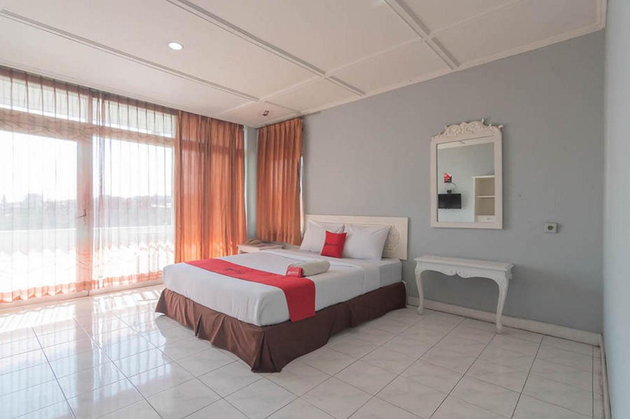 Reddoorz At Jalan Raya Lembang Hotell Padasul Exteriör bild