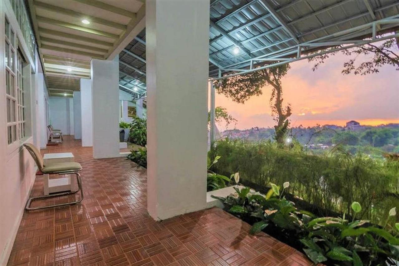 Reddoorz At Jalan Raya Lembang Hotell Padasul Exteriör bild