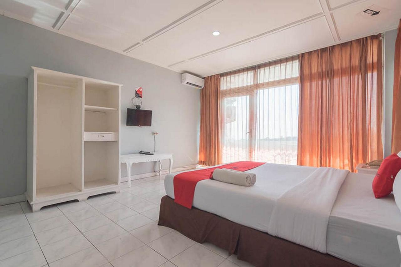Reddoorz At Jalan Raya Lembang Hotell Padasul Exteriör bild