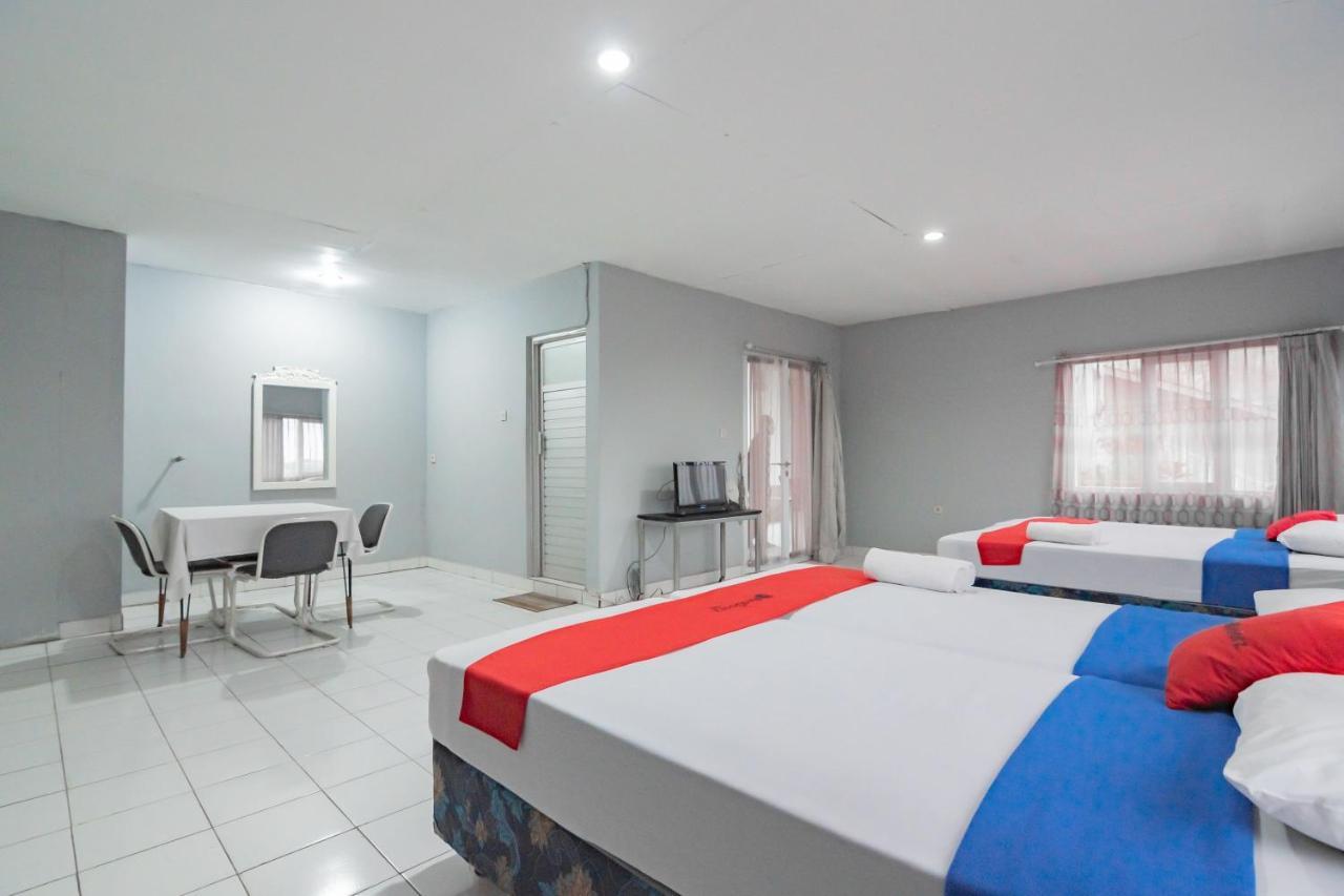 Reddoorz At Jalan Raya Lembang Hotell Padasul Exteriör bild
