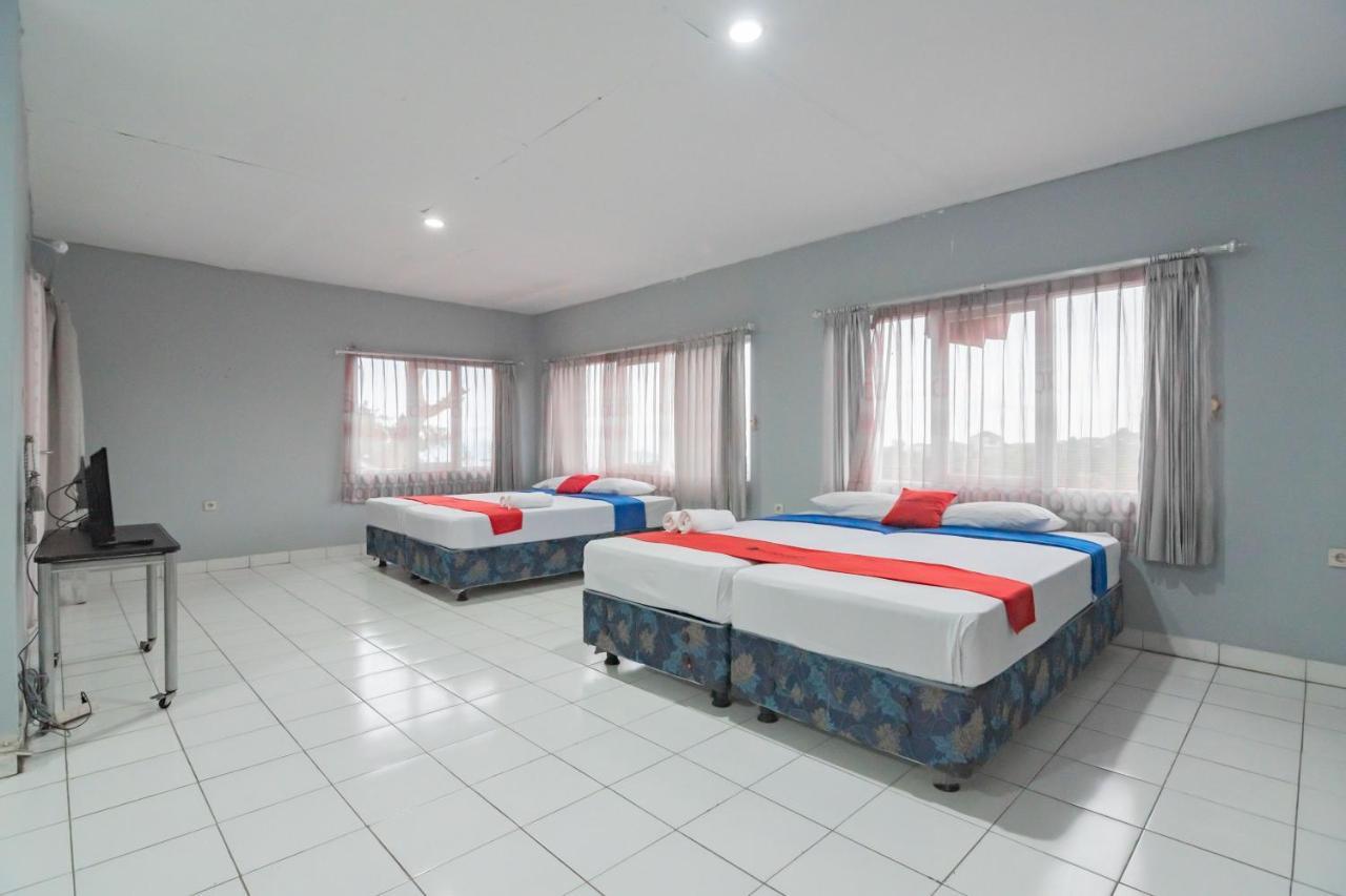 Reddoorz At Jalan Raya Lembang Hotell Padasul Exteriör bild