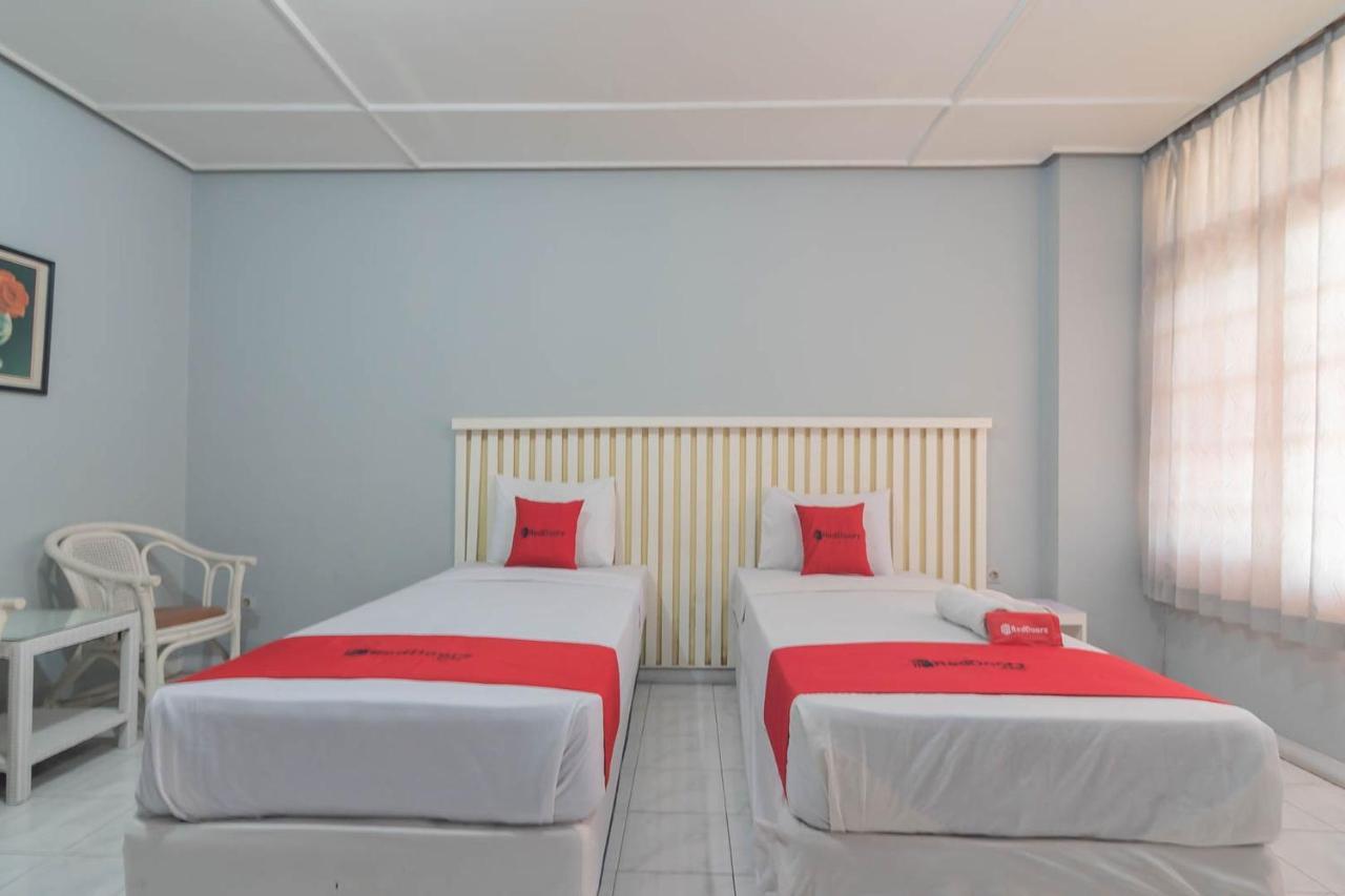 Reddoorz At Jalan Raya Lembang Hotell Padasul Exteriör bild