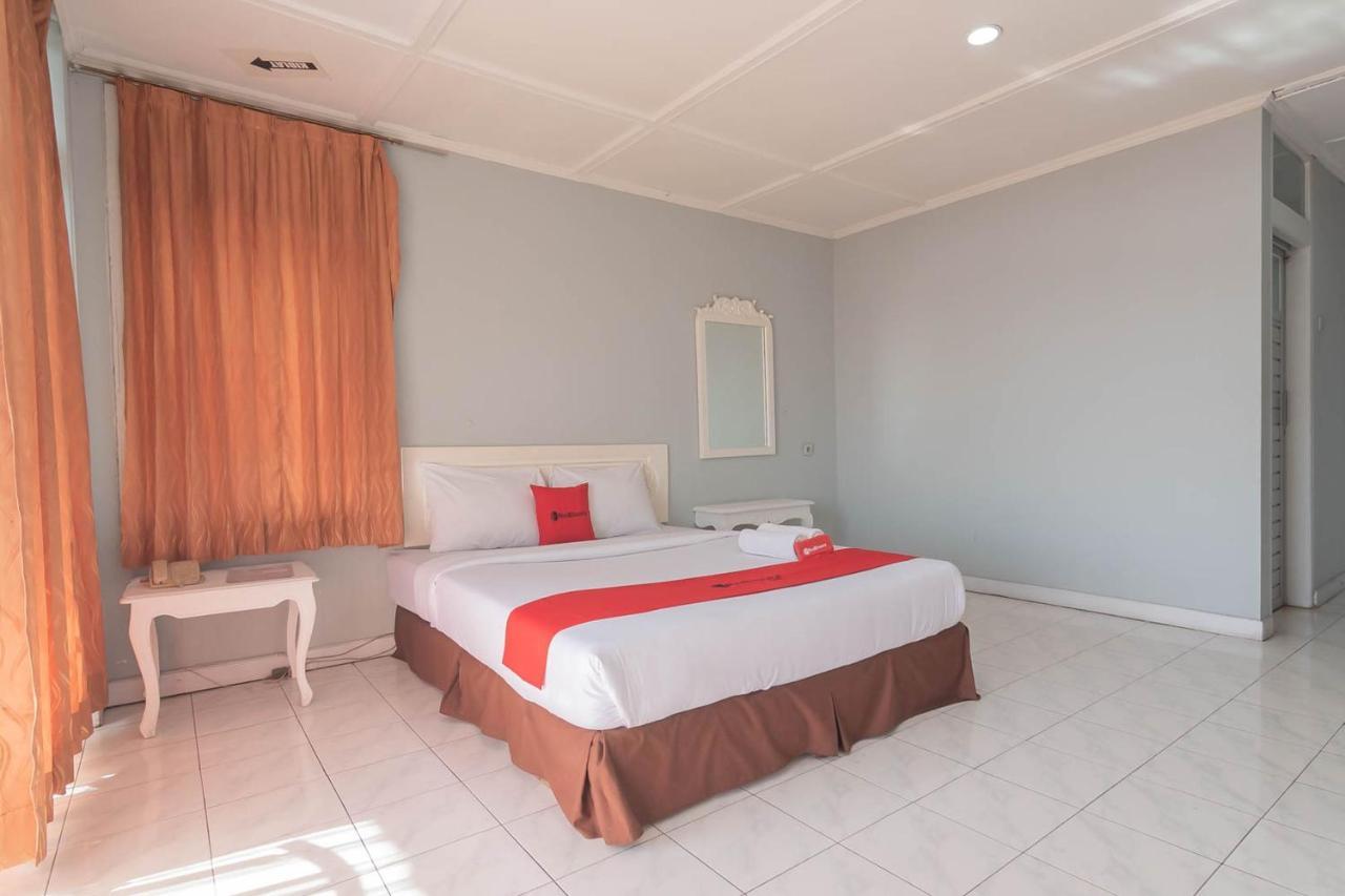 Reddoorz At Jalan Raya Lembang Hotell Padasul Exteriör bild